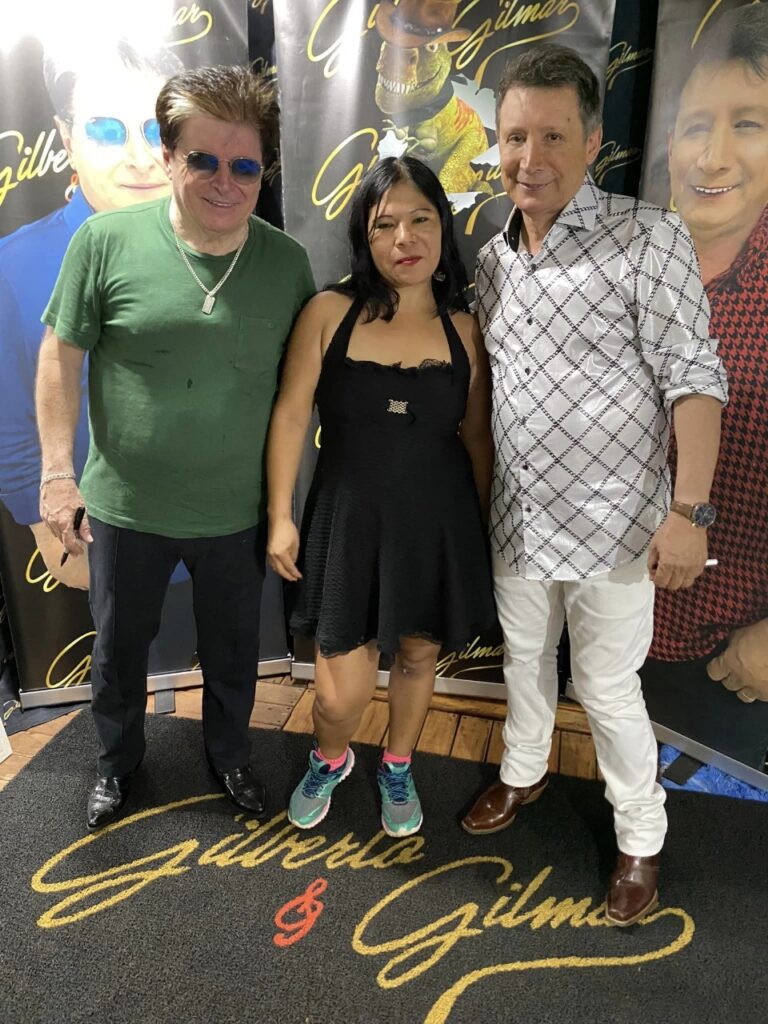 5 mil pessoas participaram da Festa da Virada em Iguatemi, com o show da dupla nacional Gilberto & Gilmar 5 mil pessoas participaram da Festa da Virada em Iguatemi, com o show da dupla nacional Gilberto & Gilmar