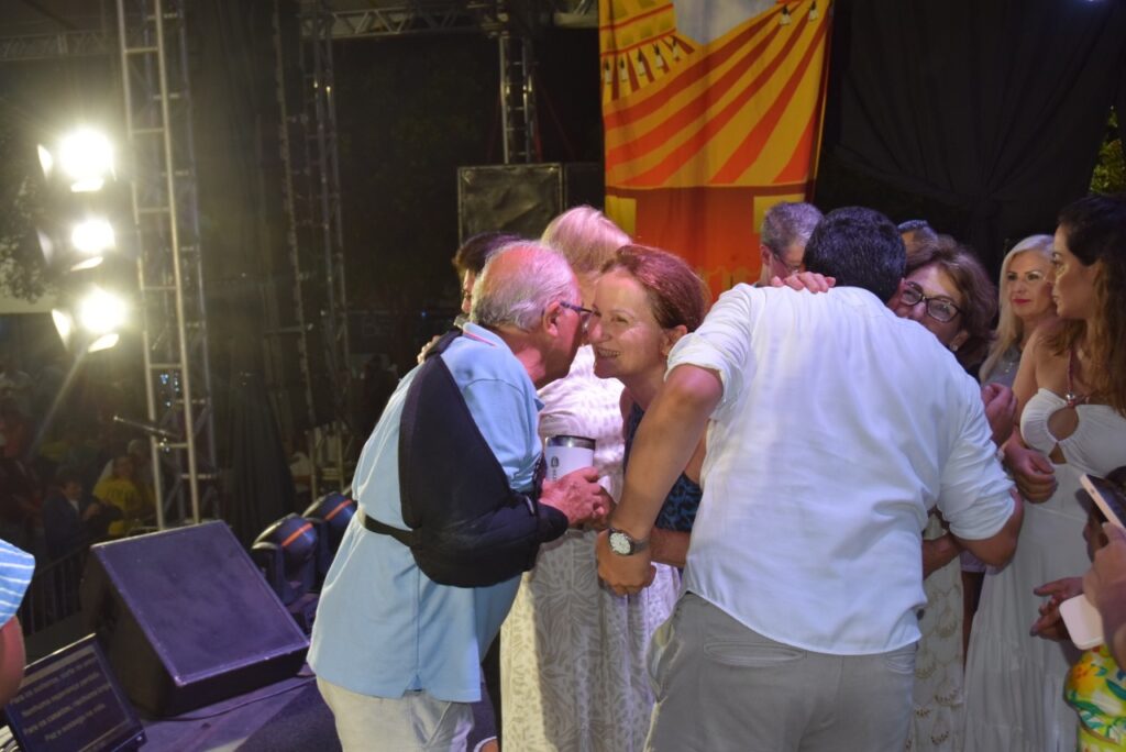 5 mil pessoas participaram da Festa da Virada em Iguatemi, com o show da dupla nacional Gilberto & Gilmar 5 mil pessoas participaram da Festa da Virada em Iguatemi, com o show da dupla nacional Gilberto & Gilmar