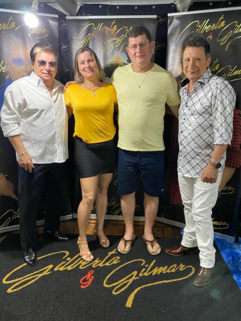 5 mil pessoas participaram da Festa da Virada em Iguatemi, com o show da dupla nacional Gilberto & Gilmar 5 mil pessoas participaram da Festa da Virada em Iguatemi, com o show da dupla nacional Gilberto & Gilmar