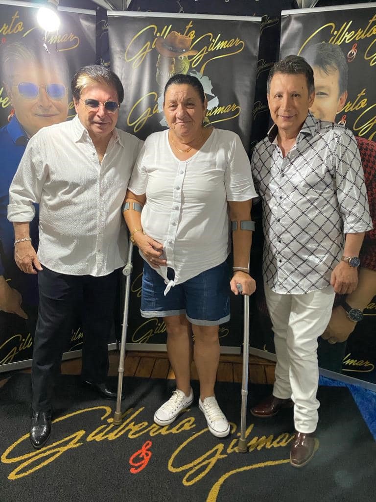 5 mil pessoas participaram da Festa da Virada em Iguatemi, com o show da dupla nacional Gilberto & Gilmar 5 mil pessoas participaram da Festa da Virada em Iguatemi, com o show da dupla nacional Gilberto & Gilmar