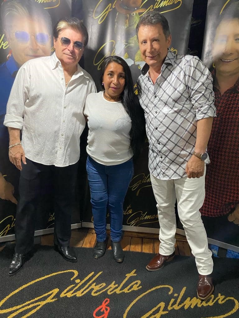 5 mil pessoas participaram da Festa da Virada em Iguatemi, com o show da dupla nacional Gilberto & Gilmar 5 mil pessoas participaram da Festa da Virada em Iguatemi, com o show da dupla nacional Gilberto & Gilmar