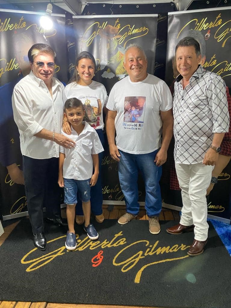 5 mil pessoas participaram da Festa da Virada em Iguatemi, com o show da dupla nacional Gilberto & Gilmar 5 mil pessoas participaram da Festa da Virada em Iguatemi, com o show da dupla nacional Gilberto & Gilmar