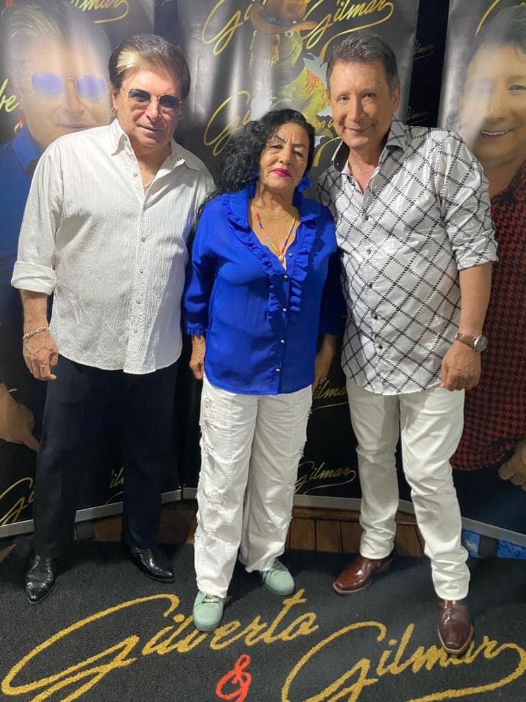 5 mil pessoas participaram da Festa da Virada em Iguatemi, com o show da dupla nacional Gilberto & Gilmar 5 mil pessoas participaram da Festa da Virada em Iguatemi, com o show da dupla nacional Gilberto & Gilmar