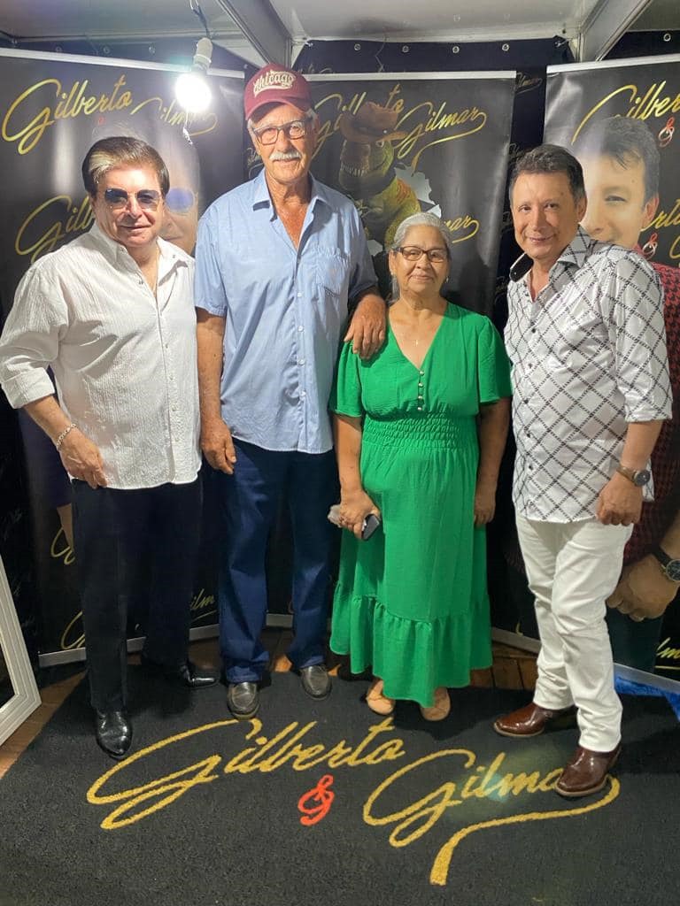 5 mil pessoas participaram da Festa da Virada em Iguatemi, com o show da dupla nacional Gilberto & Gilmar 5 mil pessoas participaram da Festa da Virada em Iguatemi, com o show da dupla nacional Gilberto & Gilmar