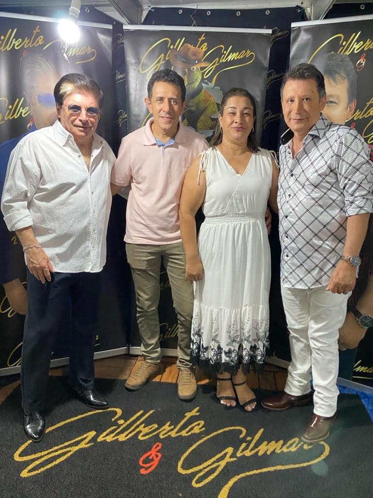 5 mil pessoas participaram da Festa da Virada em Iguatemi, com o show da dupla nacional Gilberto & Gilmar 5 mil pessoas participaram da Festa da Virada em Iguatemi, com o show da dupla nacional Gilberto & Gilmar
