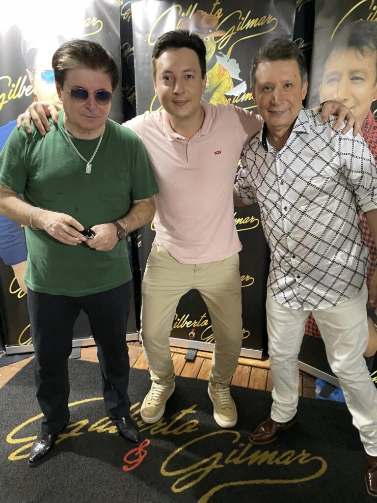 5 mil pessoas participaram da Festa da Virada em Iguatemi, com o show da dupla nacional Gilberto & Gilmar 5 mil pessoas participaram da Festa da Virada em Iguatemi, com o show da dupla nacional Gilberto & Gilmar