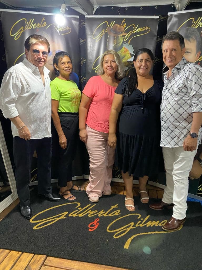 5 mil pessoas participaram da Festa da Virada em Iguatemi, com o show da dupla nacional Gilberto & Gilmar 5 mil pessoas participaram da Festa da Virada em Iguatemi, com o show da dupla nacional Gilberto & Gilmar
