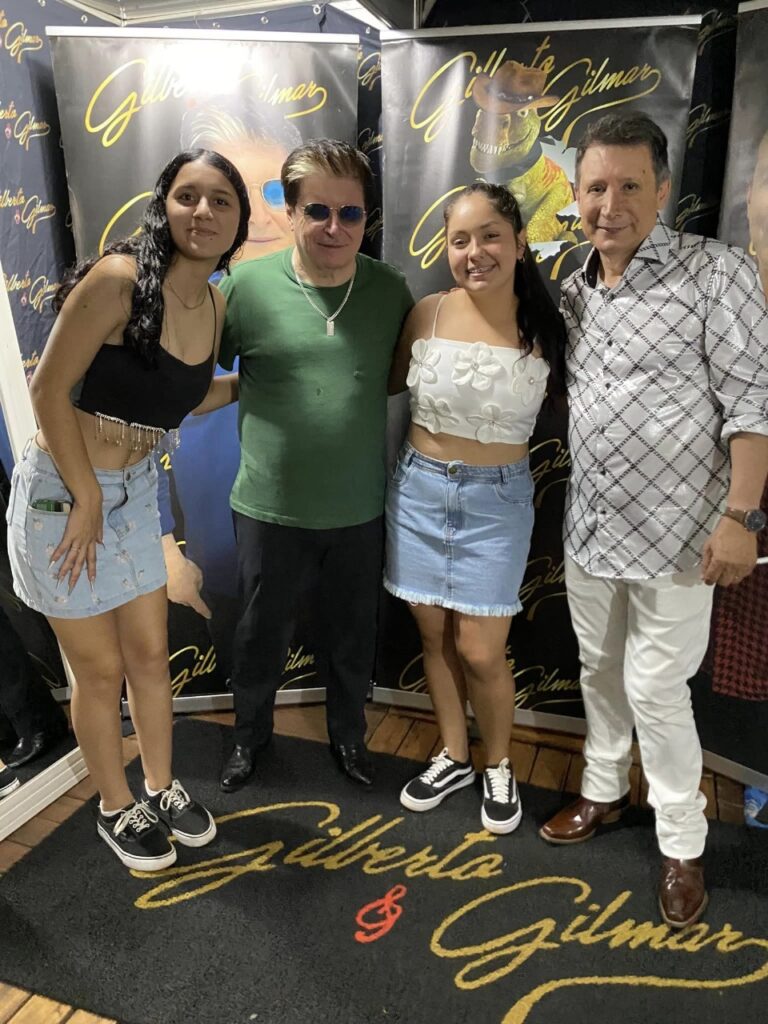 5 mil pessoas participaram da Festa da Virada em Iguatemi, com o show da dupla nacional Gilberto & Gilmar 5 mil pessoas participaram da Festa da Virada em Iguatemi, com o show da dupla nacional Gilberto & Gilmar