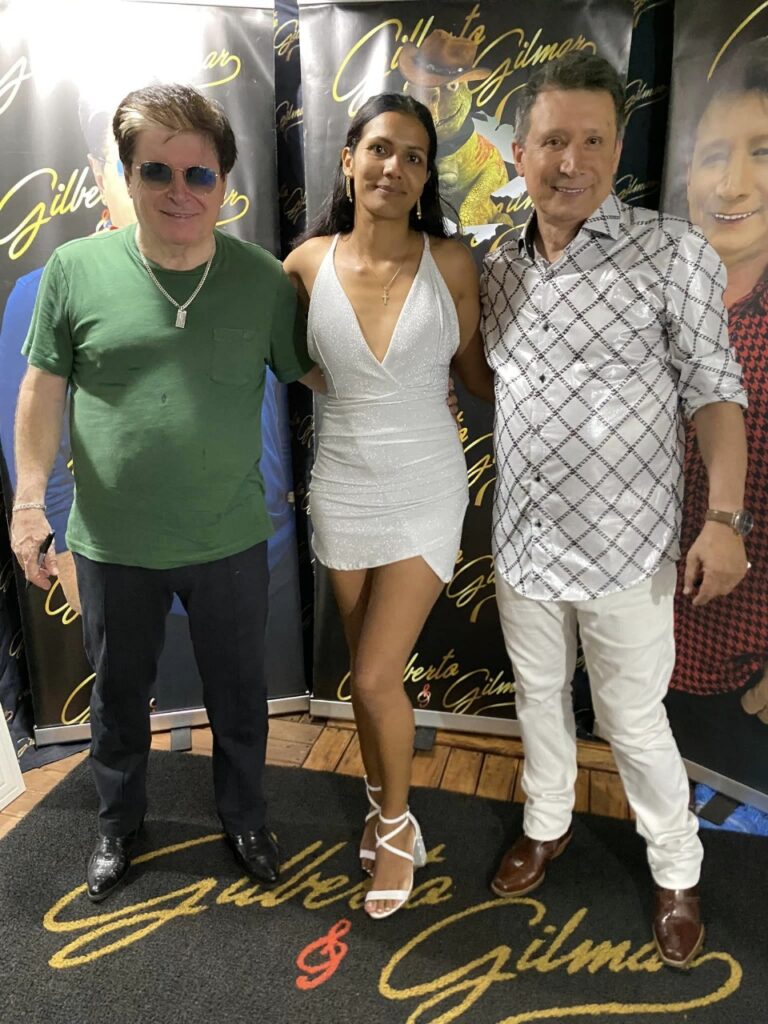 5 mil pessoas participaram da Festa da Virada em Iguatemi, com o show da dupla nacional Gilberto & Gilmar 5 mil pessoas participaram da Festa da Virada em Iguatemi, com o show da dupla nacional Gilberto & Gilmar