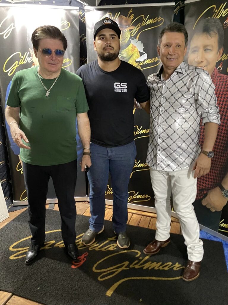 5 mil pessoas participaram da Festa da Virada em Iguatemi, com o show da dupla nacional Gilberto & Gilmar 5 mil pessoas participaram da Festa da Virada em Iguatemi, com o show da dupla nacional Gilberto & Gilmar