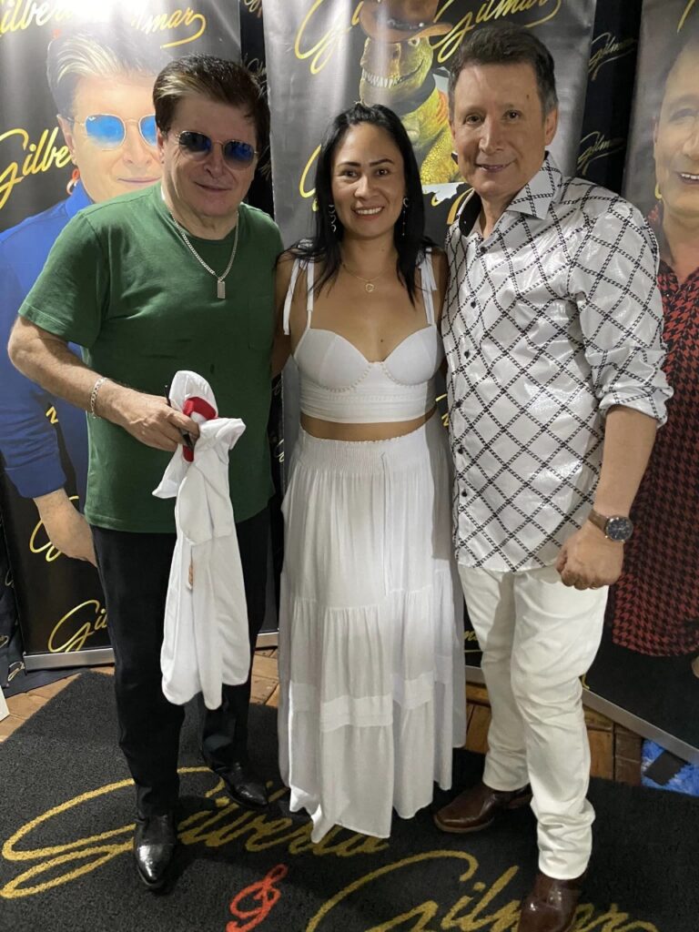 5 mil pessoas participaram da Festa da Virada em Iguatemi, com o show da dupla nacional Gilberto & Gilmar 5 mil pessoas participaram da Festa da Virada em Iguatemi, com o show da dupla nacional Gilberto & Gilmar