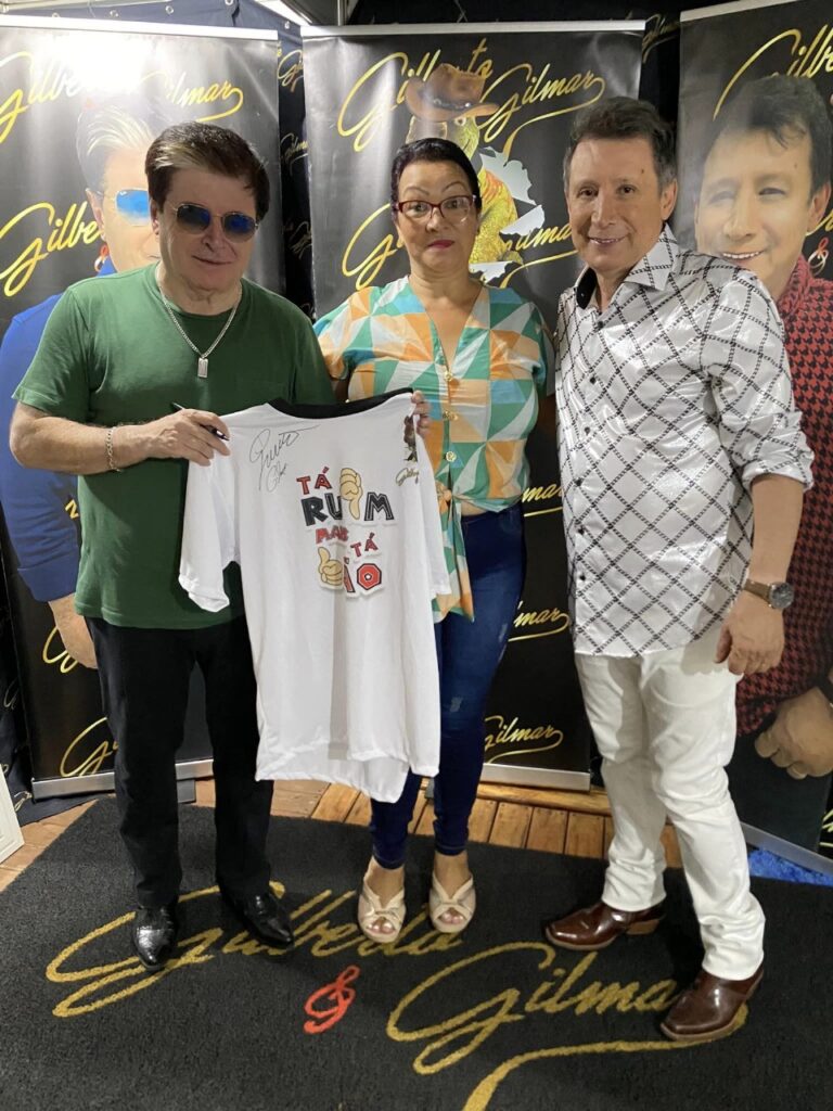 5 mil pessoas participaram da Festa da Virada em Iguatemi, com o show da dupla nacional Gilberto & Gilmar 5 mil pessoas participaram da Festa da Virada em Iguatemi, com o show da dupla nacional Gilberto & Gilmar