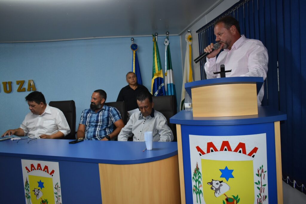 Solenidade na Câmara marcou a posse dos novos conselheiros tutelares em Paranhos Solenidade na Câmara marcou a posse dos novos conselheiros tutelares em Paranhos
