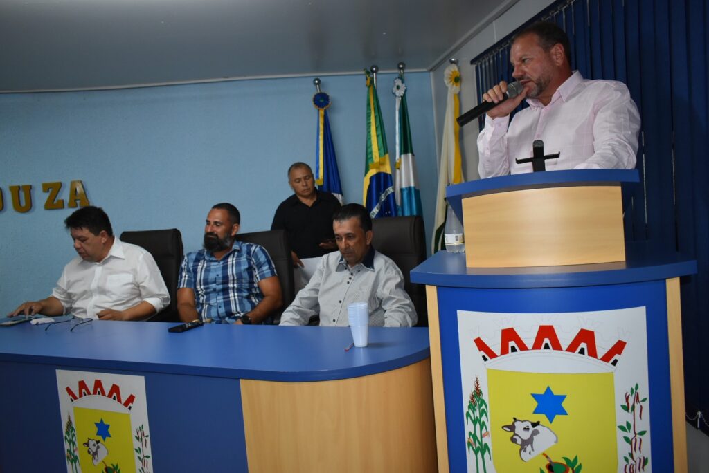 Solenidade na Câmara marcou a posse dos novos conselheiros tutelares em Paranhos Solenidade na Câmara marcou a posse dos novos conselheiros tutelares em Paranhos