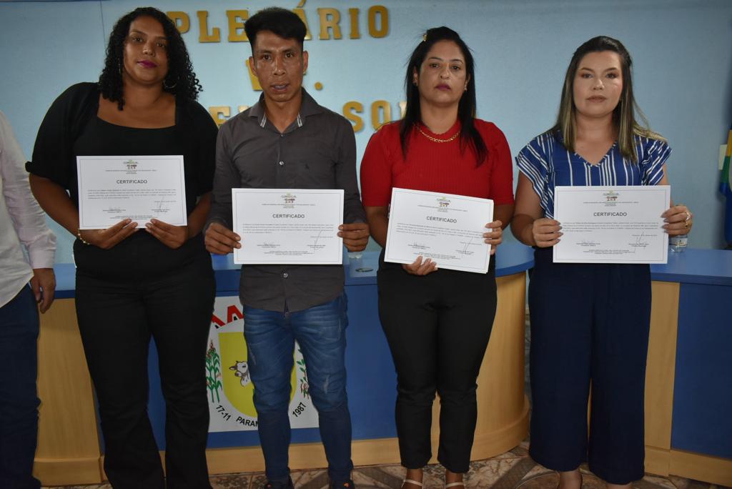 Solenidade na Câmara marcou a posse dos novos conselheiros tutelares em Paranhos Solenidade na Câmara marcou a posse dos novos conselheiros tutelares em Paranhos