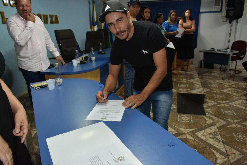 Solenidade na Câmara marcou a posse dos novos conselheiros tutelares em Paranhos Solenidade na Câmara marcou a posse dos novos conselheiros tutelares em Paranhos