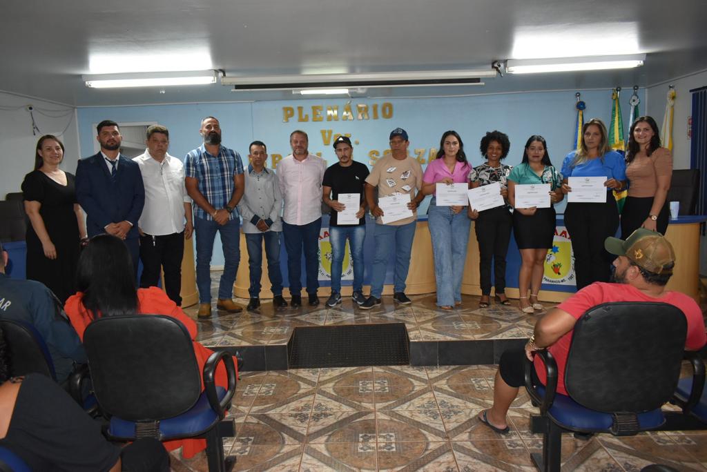 Solenidade na Câmara marcou a posse dos novos conselheiros tutelares em Paranhos Solenidade na Câmara marcou a posse dos novos conselheiros tutelares em Paranhos