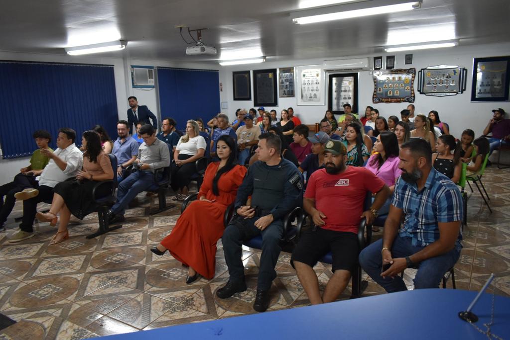 Solenidade na Câmara marcou a posse dos novos conselheiros tutelares em Paranhos Solenidade na Câmara marcou a posse dos novos conselheiros tutelares em Paranhos