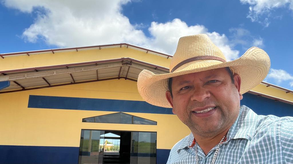 Dr. Bandeira e Paulo Sérgio convidam para inauguração da Escola Novo Horizonte/Solo Mio em Amambai Dr. Bandeira e Paulo Sérgio convidam para inauguração da Escola Novo Horizonte/Solo Mio em Amambai