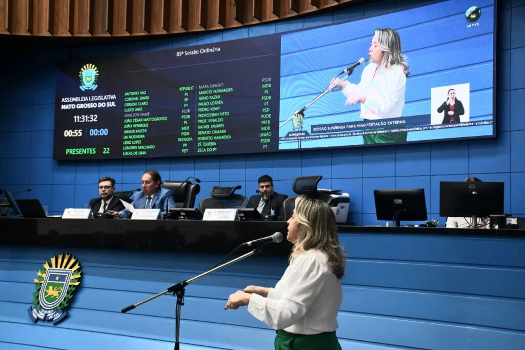 Emenda de Lia Nogueira vai permitir capacitação de professores indígenas Emenda de Lia Nogueira vai permitir capacitação de professores indígenas
