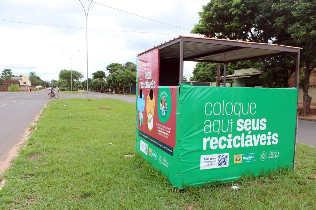 Pontos de Entrega Voluntária são instalados para ampliar a coleta seletiva em Naviraí Pontos de Entrega Voluntária são instalados para ampliar a coleta seletiva em Naviraí