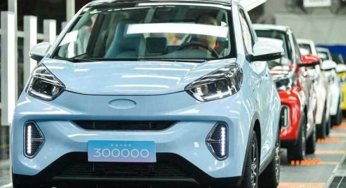 rival-do-kwid-eletrico-icar-chega-a-300-mil-unidades-produzidas-na-china-29092022092210802