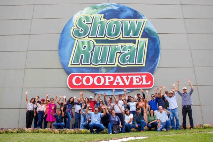 090224-prefeitura-de-navirai-leva-estudantes-e-agricultores-familiares-para-visita-tecnica-ao-show-rural-coopavel-4-768x512
