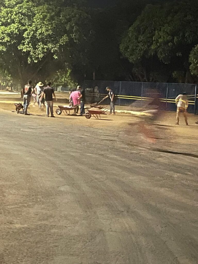 Prefeitura de Iguatemi intensifica serviços de limpeza e manutenção em toda a cidade Prefeitura de Iguatemi intensifica serviços de limpeza e manutenção em toda a cidade