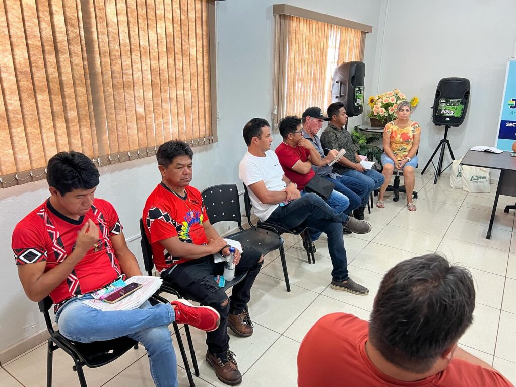 Prefeito e secretária de Educação lideram reunião com gestores da REME em Japorã Prefeito e secretária de Educação lideram reunião com gestores da REME em Japorã