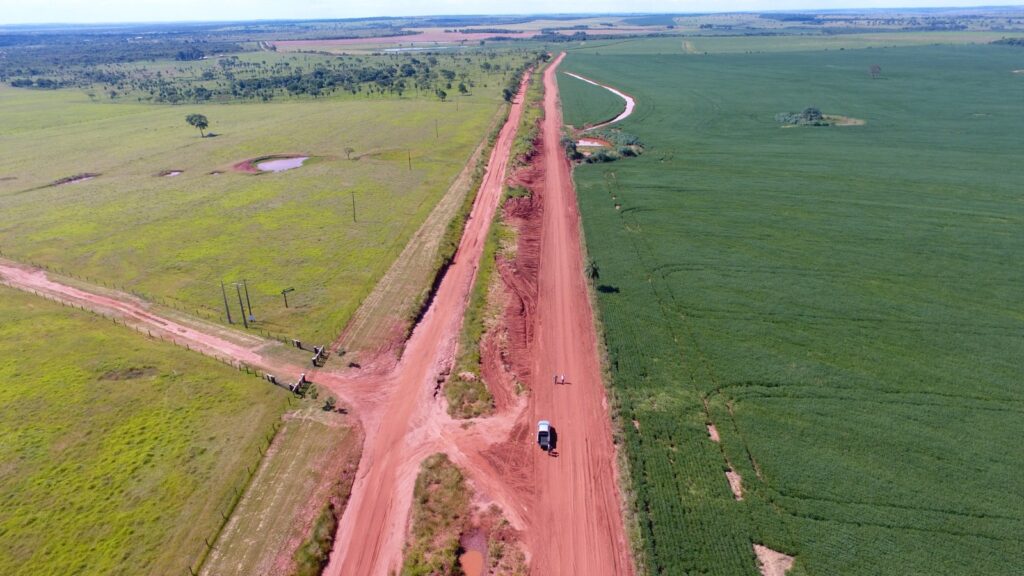 Prefeito Donizete acompanha de perto os trabalhos realizados na melhoria de estradas vicinais em Paranhos Prefeito Donizete acompanha de perto os trabalhos realizados na melhoria de estradas vicinais em Paranhos