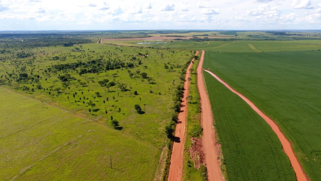 Prefeito Donizete acompanha de perto os trabalhos realizados na melhoria de estradas vicinais em Paranhos Prefeito Donizete acompanha de perto os trabalhos realizados na melhoria de estradas vicinais em Paranhos