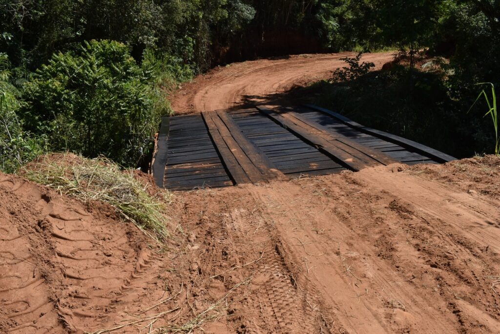 Prefeito visita obra de reforma da ponte sobre o córrego Ypoi em Paranhos Prefeito visita obra de reforma da ponte sobre o córrego Ypoi em Paranhos