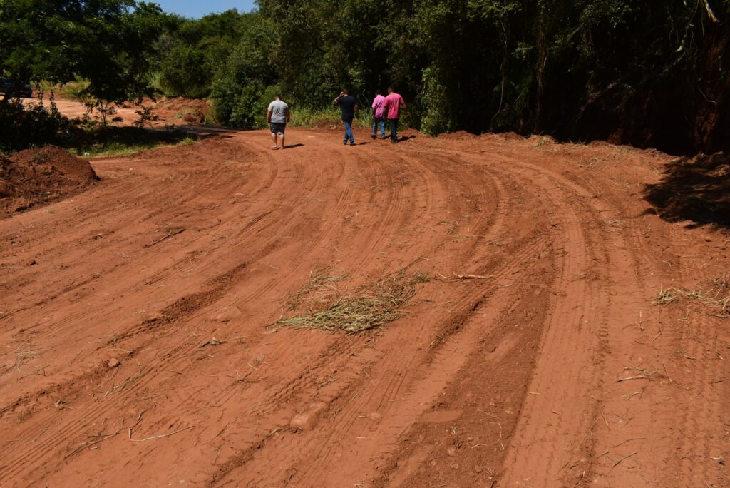 Prefeito visita obra de reforma da ponte sobre o córrego Ypoi em Paranhos Prefeito visita obra de reforma da ponte sobre o córrego Ypoi em Paranhos