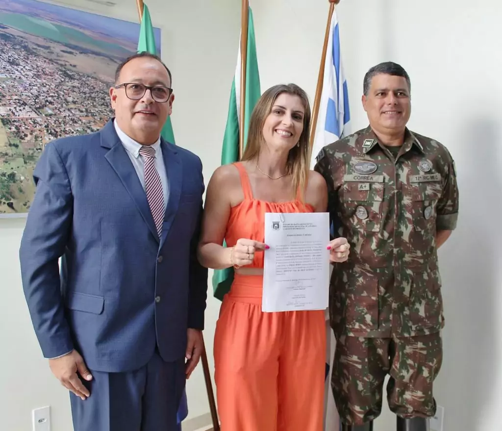 Prefeitura de Amambai dá posse a aprovados em Concurso Público Prefeitura de Amambai dá posse a aprovados em Concurso Público