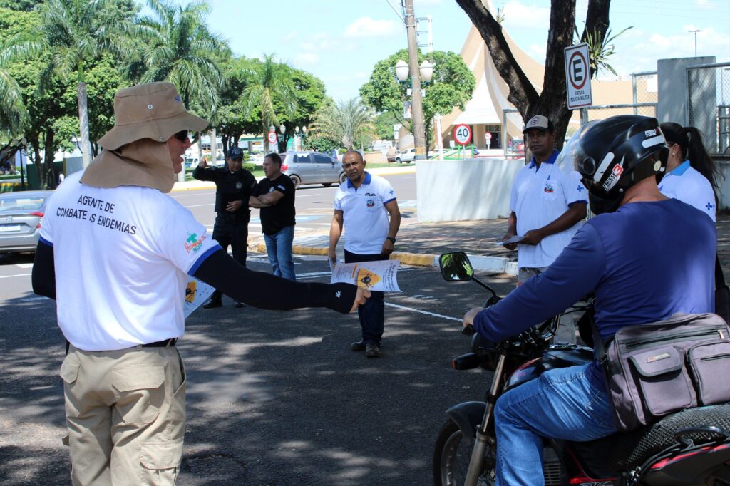 Naviraí realiza Blitz Educativa de conscientização para o combate ao mosquito Aedes aegypti Naviraí realiza Blitz Educativa de conscientização para o combate ao mosquito Aedes aegypti