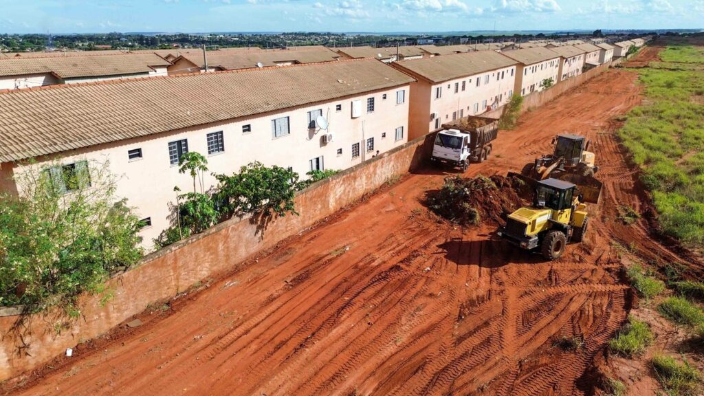 Prefeitura de Naviraí e Usina Rio Amambai realizam ação de combate a Dengue no Residencial Nelson Trad Prefeitura de Naviraí e Usina Rio Amambai realizam ação de combate a Dengue no Residencial Nelson Trad