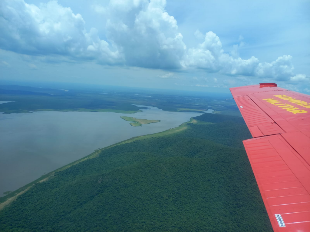 Bombeiros de MS combatem incêndio no Pantanal; cobertura completa aqui Bombeiros de MS combatem incêndio no Pantanal; cobertura completa aqui