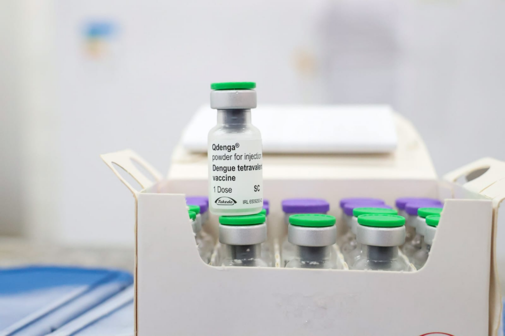 MS recebe 2ª remessa da vacina contra a dengue; as 3,7 mil doses irão para Corumbá e Ladário MS recebe 2ª remessa da vacina contra a dengue; as 3,7 mil doses irão para Corumbá e Ladário
