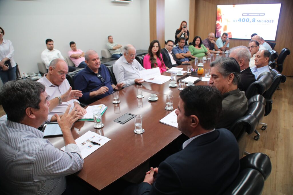 Com recursos do Estado, obras de asfalto e drenagem vão avançar por Caarapó Com recursos do Estado, obras de asfalto e drenagem vão avançar por Caarapó