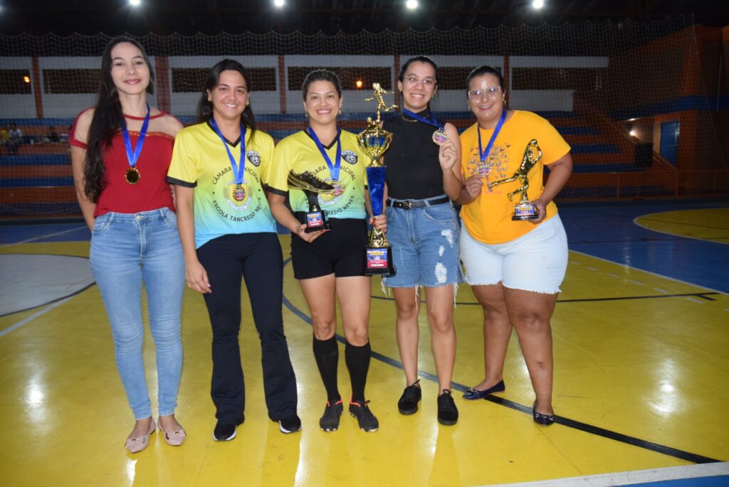 Equipe do Pátio de Obras conquista o bicampeonato do Entre Servidores de Futsal 2024 em Iguatemi Equipe do Pátio de Obras conquista o bicampeonato do Entre Servidores de Futsal 2024 em Iguatemi