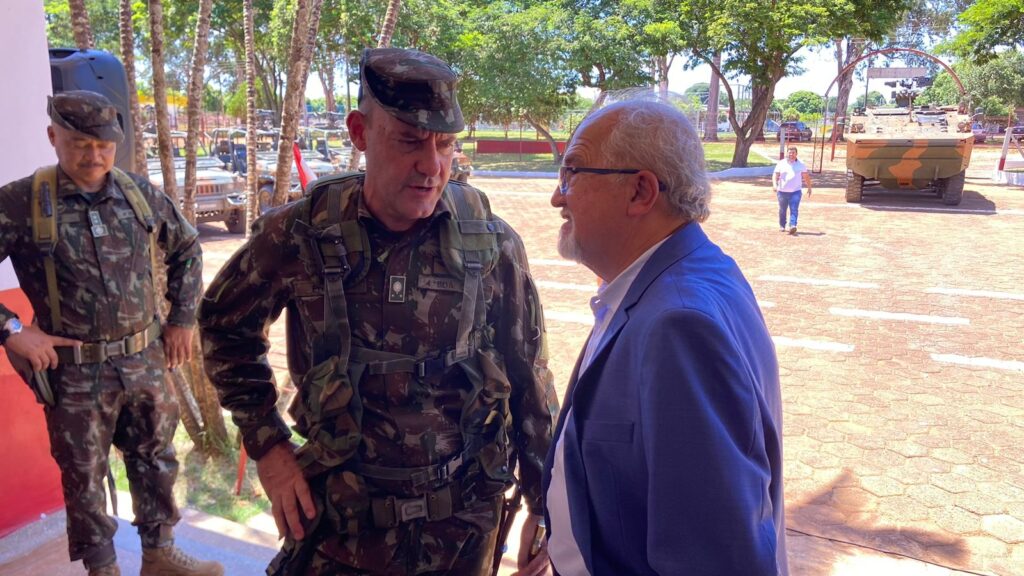 Exército ativa Esquadrão em Iguatemi, com a presença do prefeito e general da brigada