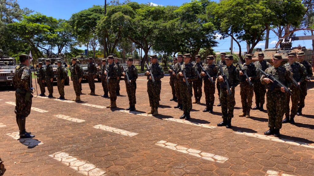 Exército ativa Esquadrão em Iguatemi, com a presença do prefeito e general da brigada Exército ativa Esquadrão em Iguatemi, com a presença do prefeito e general da brigada