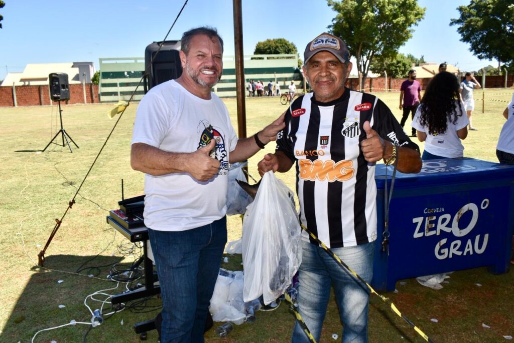 Prefeitura de Paranhos realizou a tradicional distribuição de peixes para a população