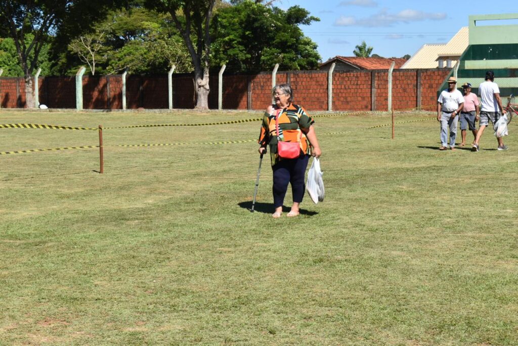 Prefeitura de Paranhos realizou a tradicional distribuição de peixes para a população