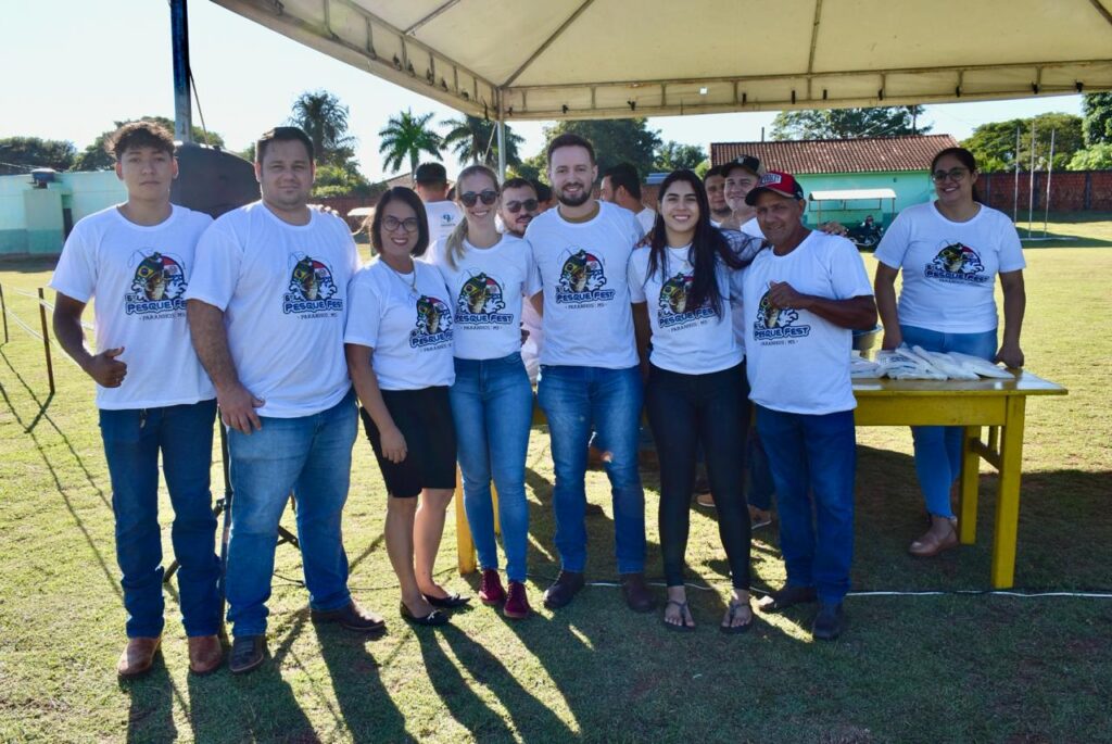 Prefeitura de Paranhos realizou a tradicional distribuição de peixes para a população Prefeitura de Paranhos realizou a tradicional distribuição de peixes para a população