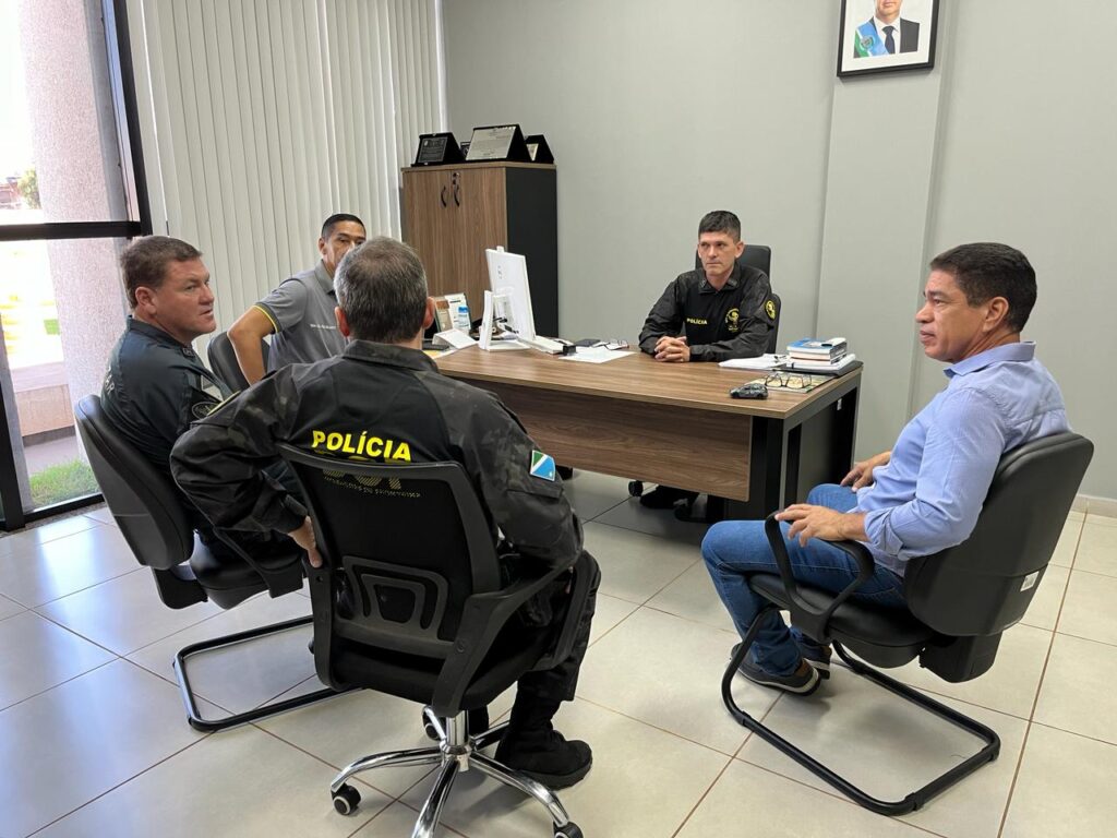 DOF recebe a visita de integrantes do Núcleo de Inteligência de Segurança Escolar DOF recebe a visita de integrantes do Núcleo de Inteligência de Segurança Escolar