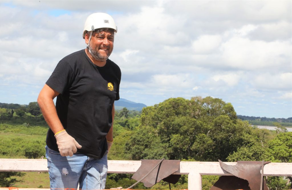 Com estrutura de última geração e apoio de alpinistas, Governo de MS avança nos reparos da ponte sobre o rio Paraguai Com estrutura de última geração e apoio de alpinistas, Governo de MS avança nos reparos da ponte sobre o rio Paraguai