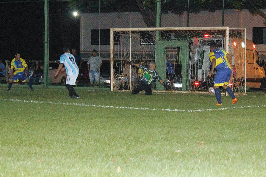 Prefeitura de Naviraí abre a 18ª edição da Copa Master de Futebol Suíço Prefeitura de Naviraí abre a 18ª edição da Copa Master de Futebol Suíço