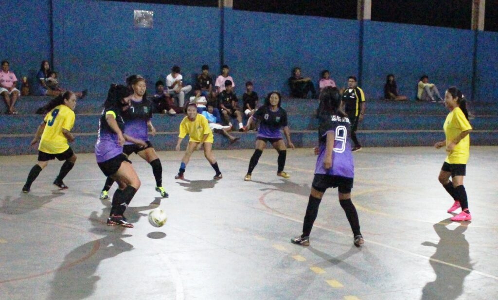 Com 34 equipes campeonato de futsal em alusão a semana dos Povos Indígenas teve início nesta terça em Amambai Com 34 equipes campeonato de futsal em alusão a semana dos Povos Indígenas teve início nesta terça em Amambai