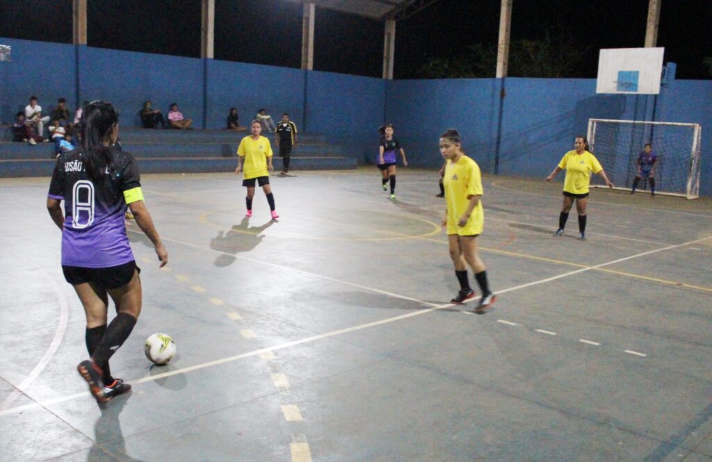 Com 34 equipes campeonato de futsal em alusão a semana dos Povos Indígenas teve início nesta terça em Amambai Com 34 equipes campeonato de futsal em alusão a semana dos Povos Indígenas teve início nesta terça em Amambai